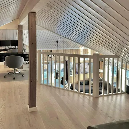 Modern Family By The Lift Dom wakacyjny Flå