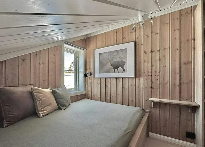 Modern Family By The Lift Flå